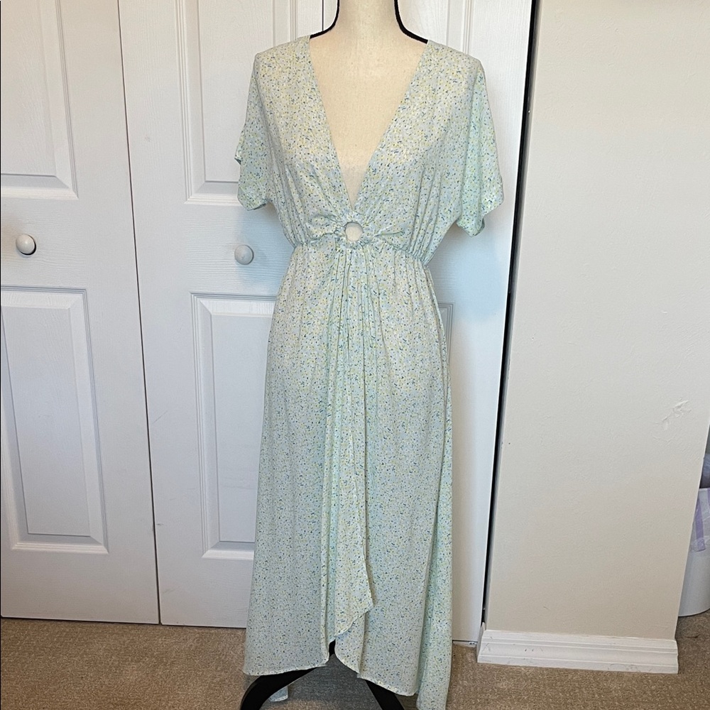 NWT HEYSON ELEGANT LIGHT GREEN FLORAL OPEN FRONT DRESS OR COVER UP. SIZE SMALL.